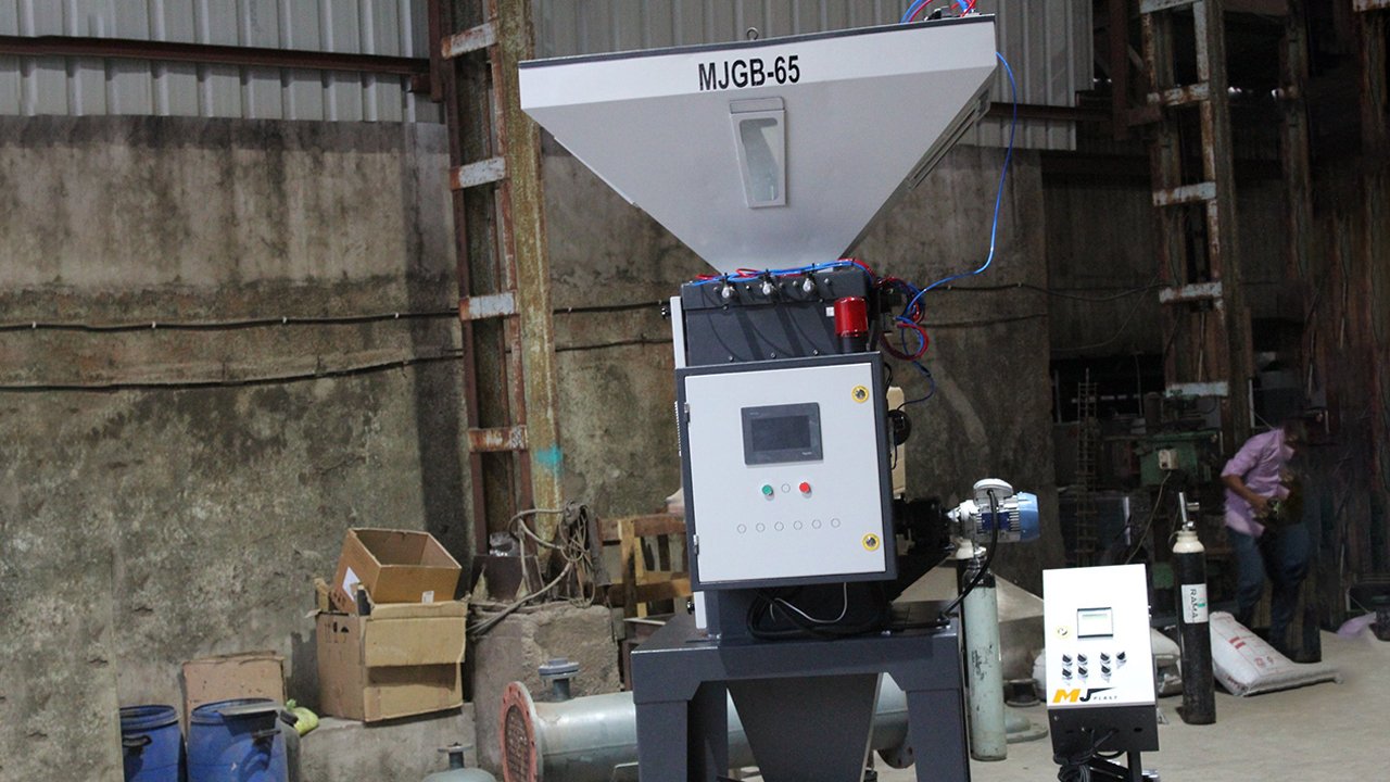 Gravimetric Blending: The Science of Precise Material Measurement